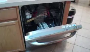 How to clean a GE dishwasher filter