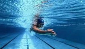 Can you run pool pump while swimming?