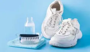 How to easily clean white shoes.
