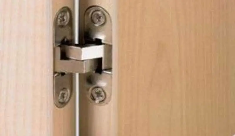 How to replace a kitchen cabinet hinge.