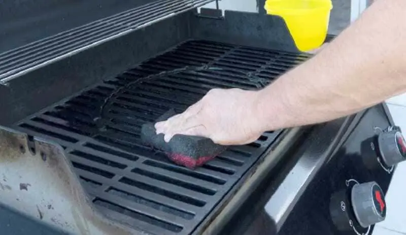 Safety tips for grills.