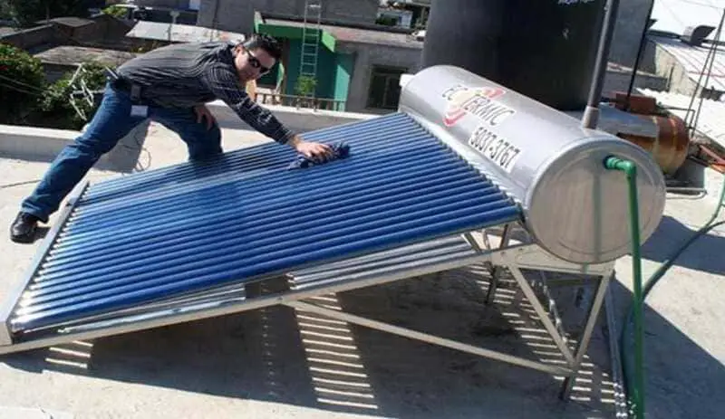 How to maintain the solar water heater.