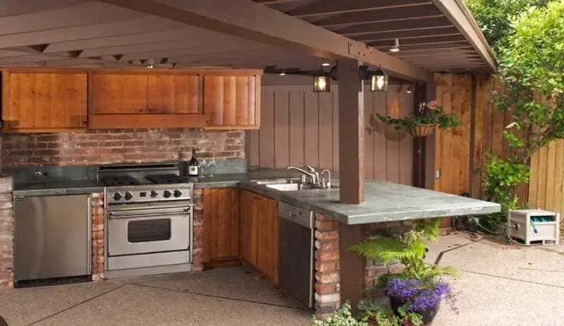 How to construct an outdoor kitchen.